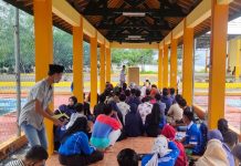 Usai Bagi-bagi Sembako, UKM PI STKIP PGRI Sumenep Laksanakan Kajian dan Pemilihan Ketua Angkatan