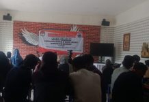 Jurnalis Arya Wiraraja Adakan Sosialisasi Pemilu, LPM Retorika Turut Menghadiri