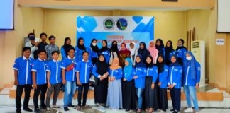 Foto Bersama Pengurus UKM PI STKIP PGRI Sumenep Selesai Workshop PKM Beberapa Bulan Lalu (Doc. Istimewa)