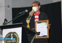 Ketua STKIP Raih Penghargaan Tokoh Pendidikan Terpopuler di Ajang Madura Awards 2021