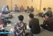 HMP PPKn Suguhkan Edukasi Politik pada Anggotanya