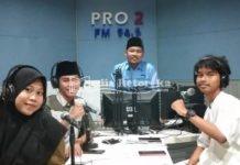 Anggota Muda UKM Karomah Sukses Isi Tausiah di Numpang Nampang RRI Pro 2
