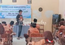 Sekjen LPM Retorika Kenalkan Literasi pada Siwa An-Najah