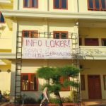 Terpampang Baliho di Depan Gedung STKIP, Pimpinan Diam Saja