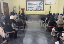 Wujudkan Anggota Produktif Berwirausaha, UKM Karomah Gelar Seminar Kewirausahaan