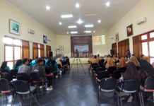 Kelas Sumenep 3 Sukses Gelar Bedah Buku, Abd Kadir Motivasi Para Penulis