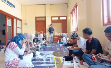 Agenda Perdana, Anggota LPM Retorika 2024 Tangani Harlah Ke-25 dan Temu Alumni