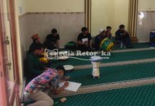 Tak Henti di Hari Libur, UKM Karomah Istiqomah Raih Keberkahan Malam Jumat