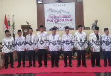 PPLP-PT STKIP PGRI Sumenep Resmi Dilantik, Ketua BEM Titip Kemajuan Kampus BERBARIS : Potret Ketua beserta Pengurus baru PPLP-PT STKIP PGRI Sumenep periode 2025-2030 saat proses pengukuhan (Sekretaris PPLP-PT/untuk mediaretorika.com), Selasa, (1/7/2025).