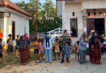 Tanamkan Semangat Gotong Royong, KKN Posko 16 Gelar Lomba Balap Sarung